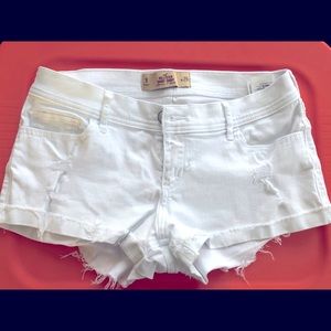 Hollister low rise white shorts size 9